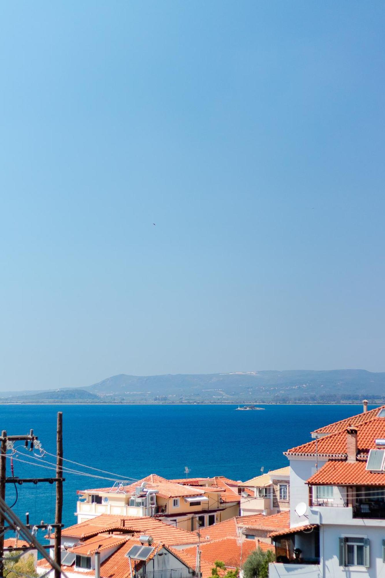 Agapi'S Luxury Apartment Pylos Exterior photo